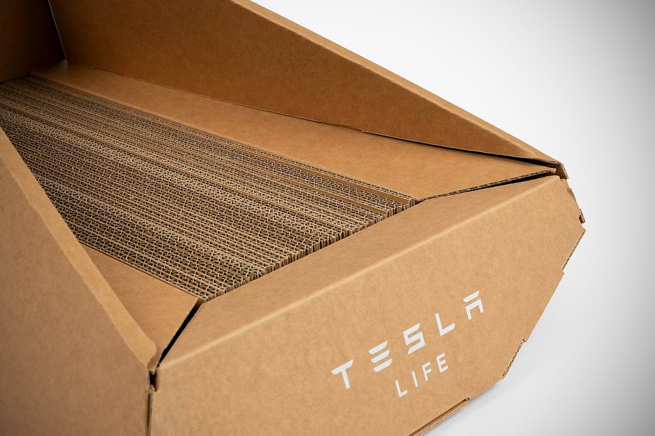 Onverwacht: Tesla heeft een kattenbed uitgebracht in de stijl van de elektrische pick-up Cybertruck Onverwacht: Tesla heeft een kattenbed uitgebracht in de stijl van de elektrische pick-up Cybertruck