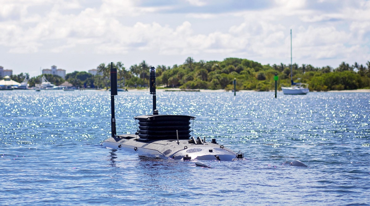 De Amerikaanse marine heeft de Dry Combat Submersible mini-onderzeeër voor speciale doeleinden in dienst genomen. De Amerikaanse marine heeft de Dry Combat Submersible mini-onderzeeër voor speciale doeleinden in dienst genomen.