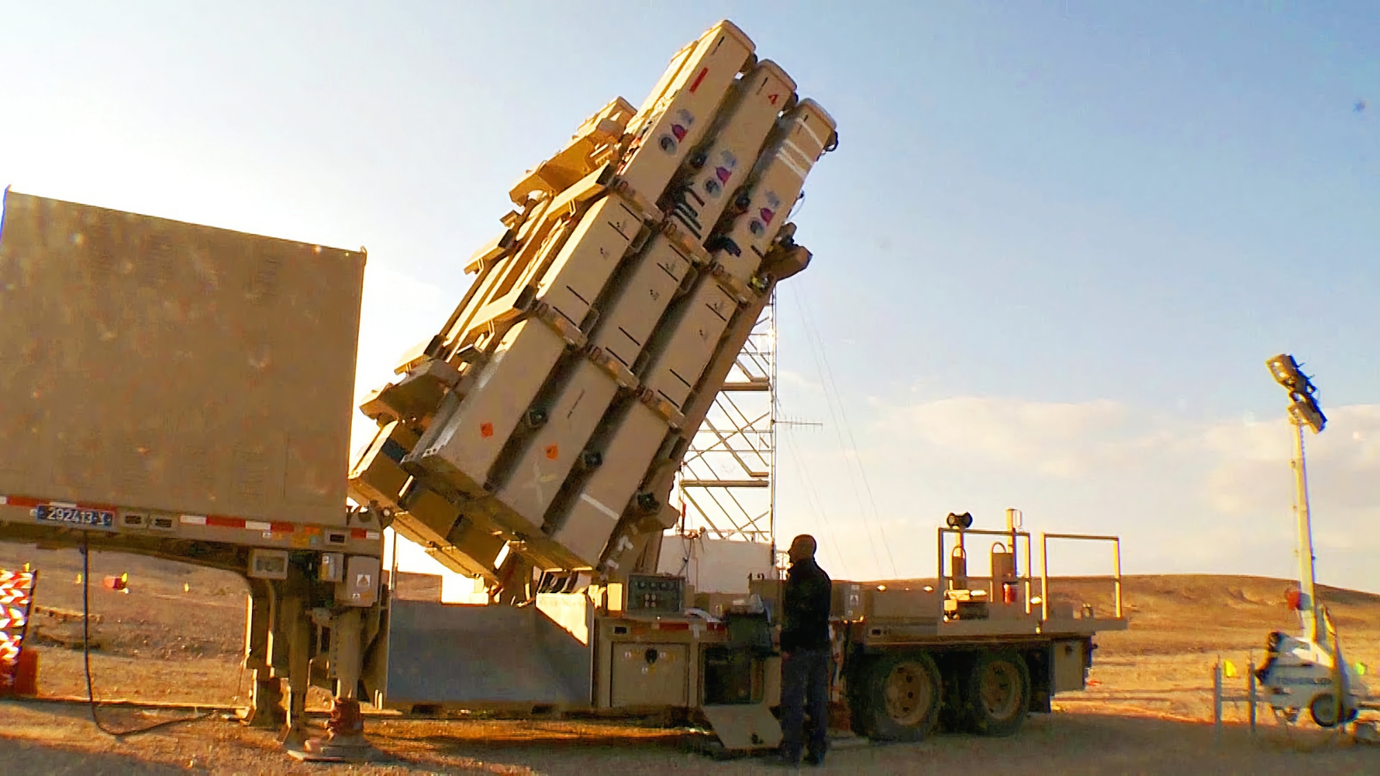 De VS heeft Finland toestemming gegeven om het Israëlische raketafweersysteem David's Sling te kopen voor 316 miljoen euro. De VS heeft Finland toestemming gegeven om het Israëlische raketafweersysteem David's Sling te kopen voor 316 miljoen euro.