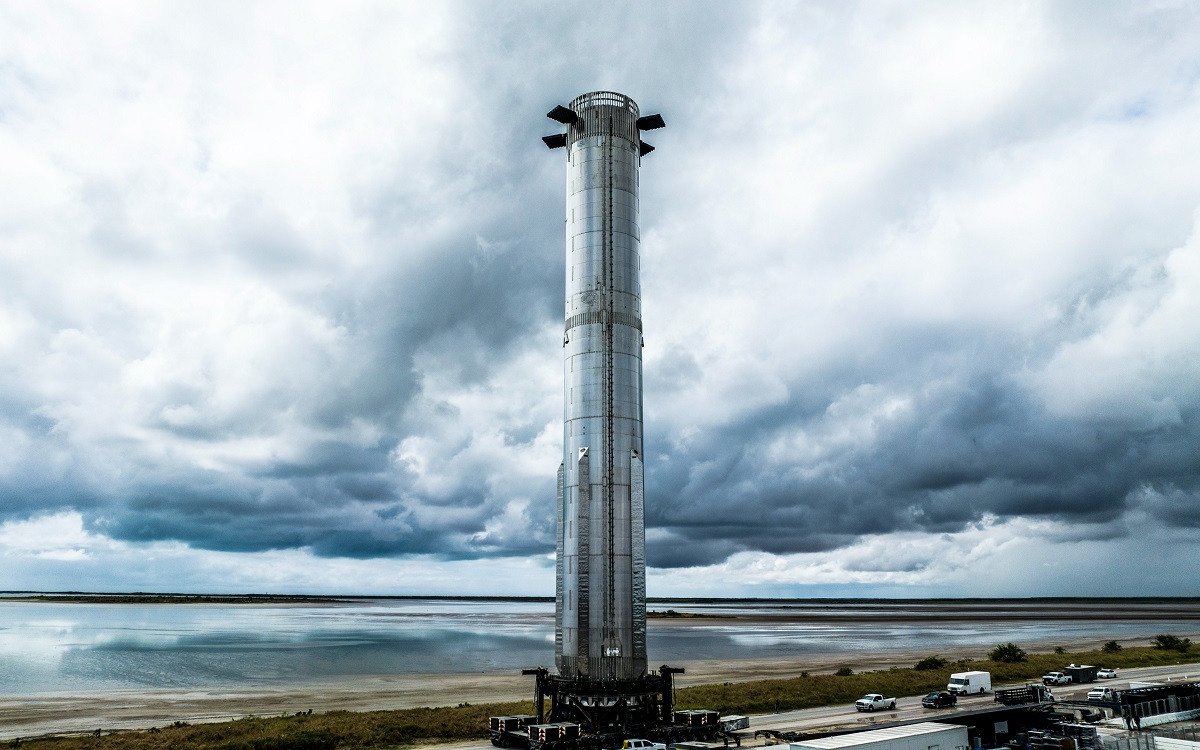 SpaceX heeft alle 33 Raptor-motoren van de Super Heavy-booster voor het Starship-raketsysteem met succes op het vuur getest. SpaceX heeft alle 33 Raptor-motoren van de Super Heavy-booster voor het Starship-raketsysteem met succes op het vuur getest.