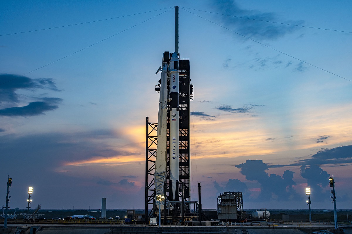 SpaceX en NASA hebben de lancering van het ruimtevaartuig Crew Dragon met een internationale bemanning naar het ISS voor de vierde keer uitgesteld. SpaceX en NASA hebben de lancering van het ruimtevaartuig Crew Dragon met een internationale bemanning naar het ISS voor de vierde keer uitgesteld.