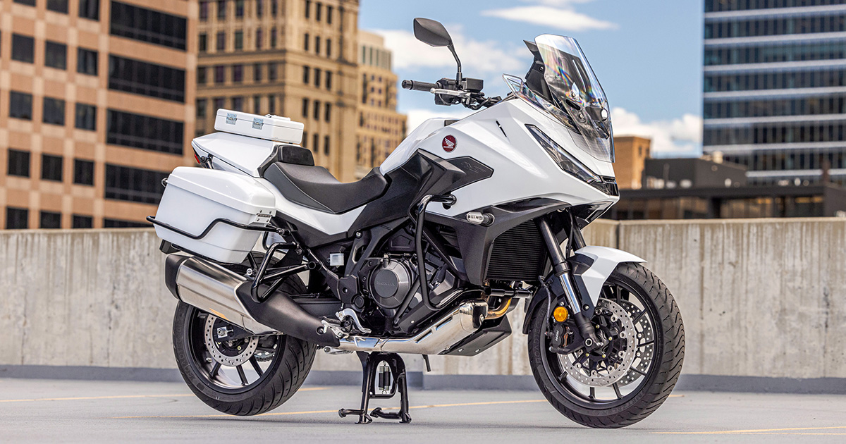 Snelwegpatrouille opnieuw vormgegeven: Maak kennis met het Honda NT1100 politiemodel Honda NT1100: de nieuwe keuze voor wetshandhaving