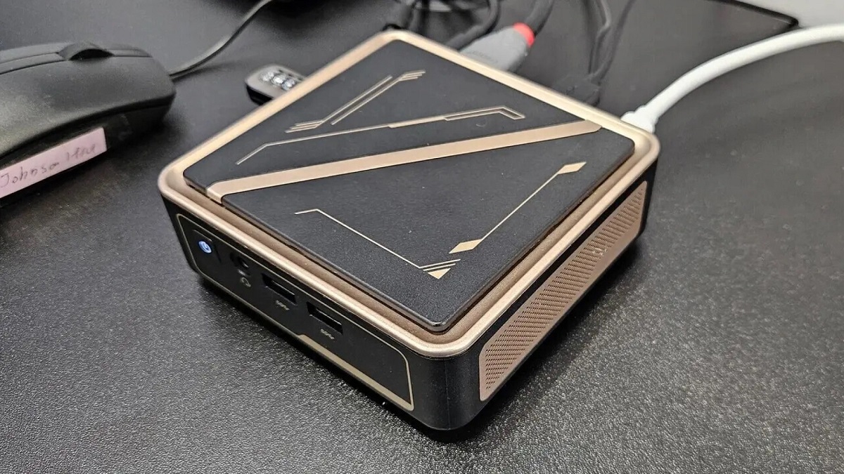 Een unieke blik op de Sapphire Edge AI via gelekte foto's Eerste grote gelekte foto van de Sapphire Edge AI: wat is er nieuw?