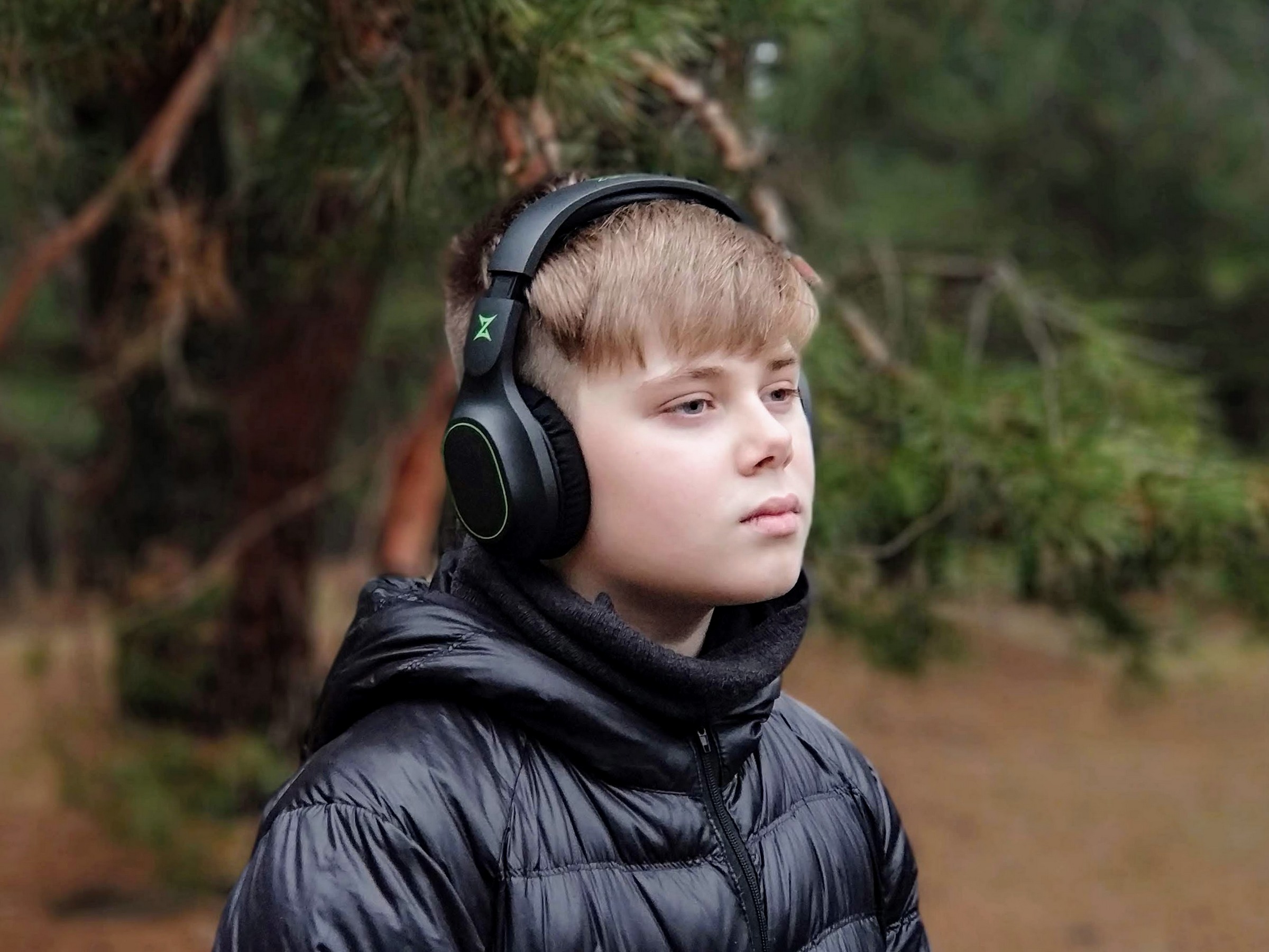 Review van de RZTK MS300 full-size Bluetooth hoofdtelefoon: 70 uur gebruik en multi-point ondersteuning Review van de RZTK MS300 full-size Bluetooth hoofdtelefoon: 70 uur gebruik en multi-point ondersteuning