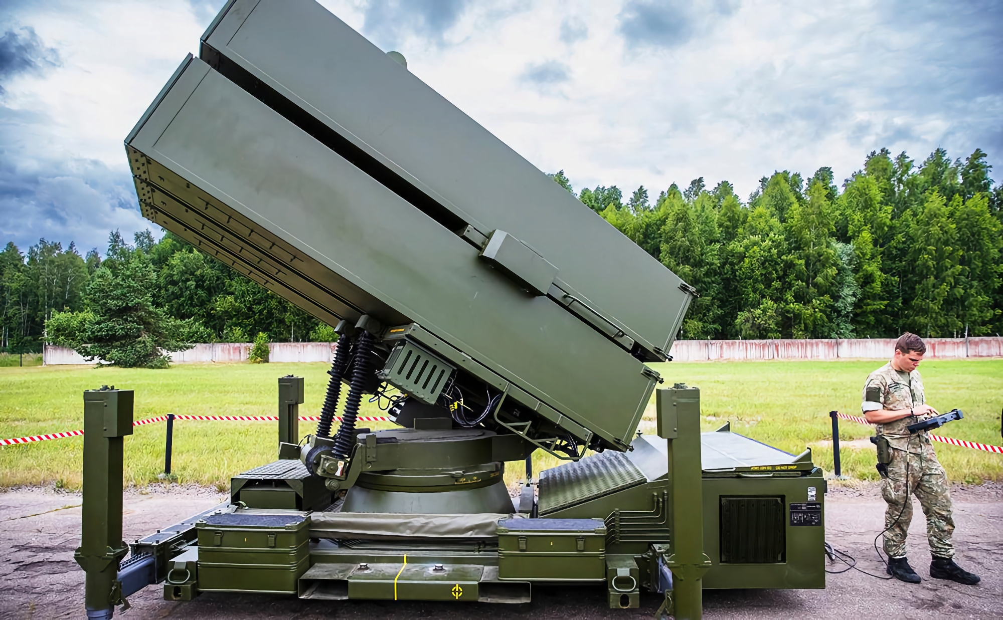 NASAMS SAM's, munitie, Phoenix Ghost en Switchblade UAV's: VS kondigt nieuw hulppakket van $1,3 miljard aan voor Oekraïne NASAMS SAM's, munitie, Phoenix Ghost en Switchblade UAV's: VS kondigt nieuw hulppakket van $1,3 miljard aan voor Oekraïne