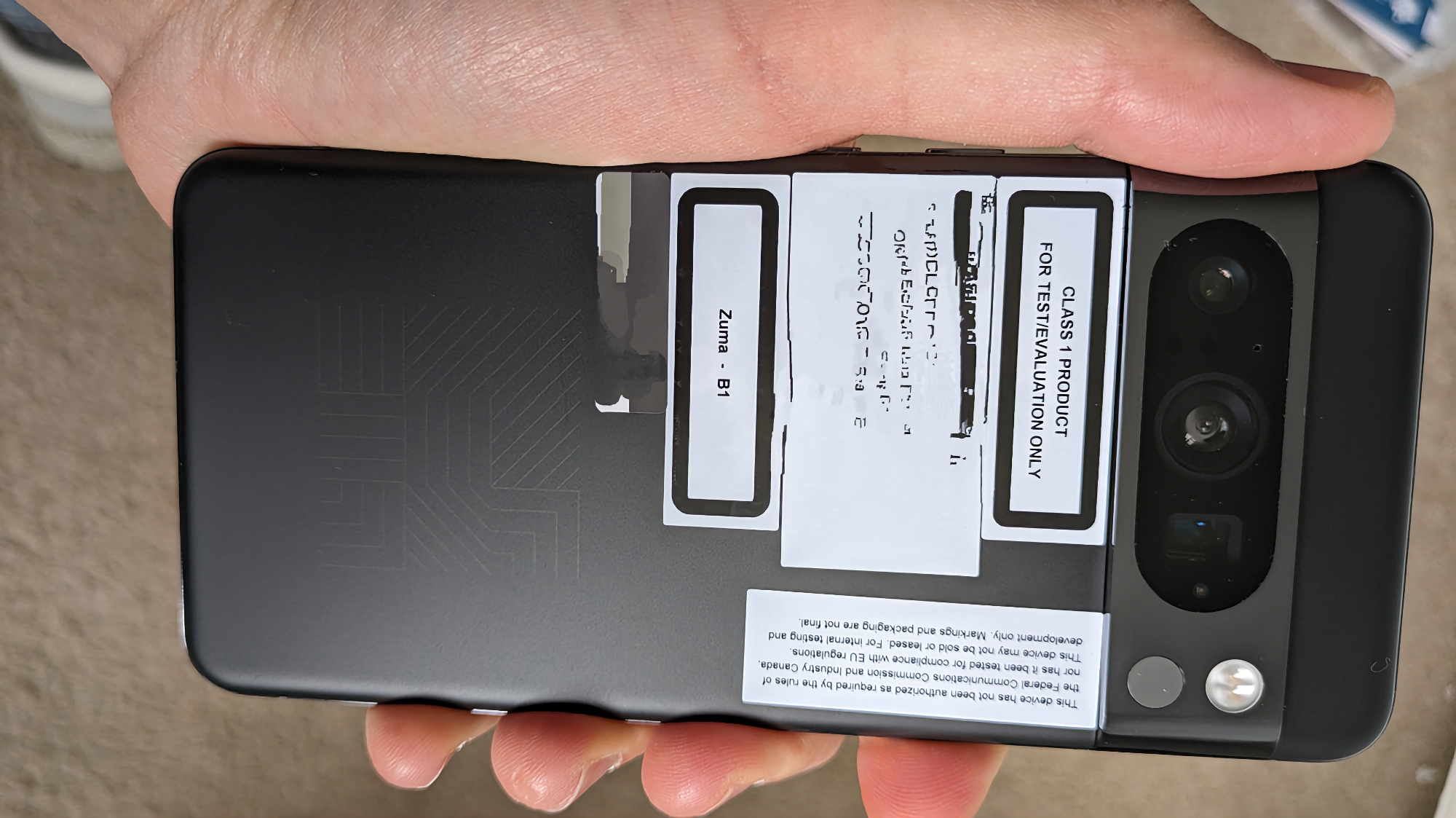 Drievoudige camera en lichaamstemperatuursensor: eerste live foto's van Google's Pixel 8 Pro zijn online opgedoken Drievoudige camera en lichaamstemperatuursensor: eerste live foto's van Google's Pixel 8 Pro zijn online opgedoken
