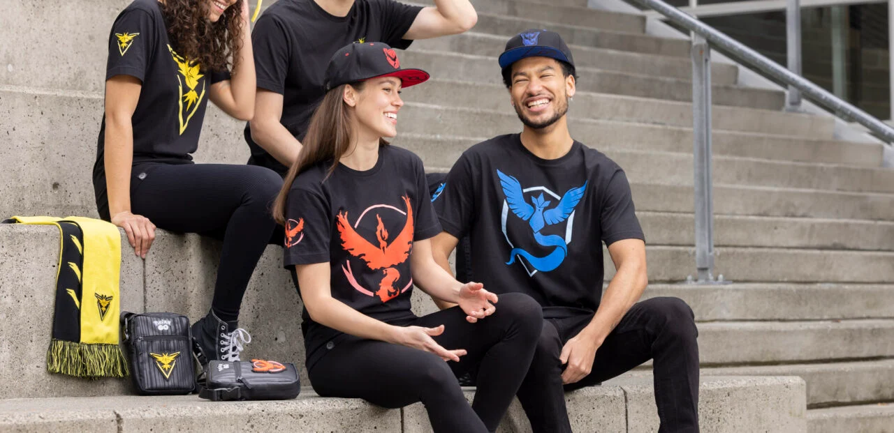 Pokémon Centre heeft een nieuwe kledingcollectie Pokémon Go gelanceerd met teams uit de game: Team Instinct, Team Mystic en Team Valor. Pokémon Centre heeft een nieuwe kledingcollectie Pokémon Go gelanceerd met teams uit de game: Team Instinct, Team Mystic en Team Valor.
