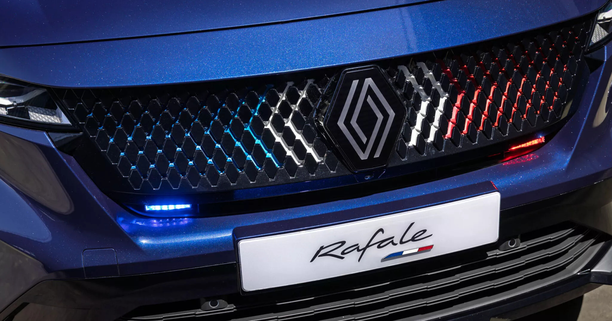 Renault Rafale: Luxe Verhuur voor de Staatshoofd Renault Rafale: De nieuwe vlaggenschip van de Presidentiële Garage