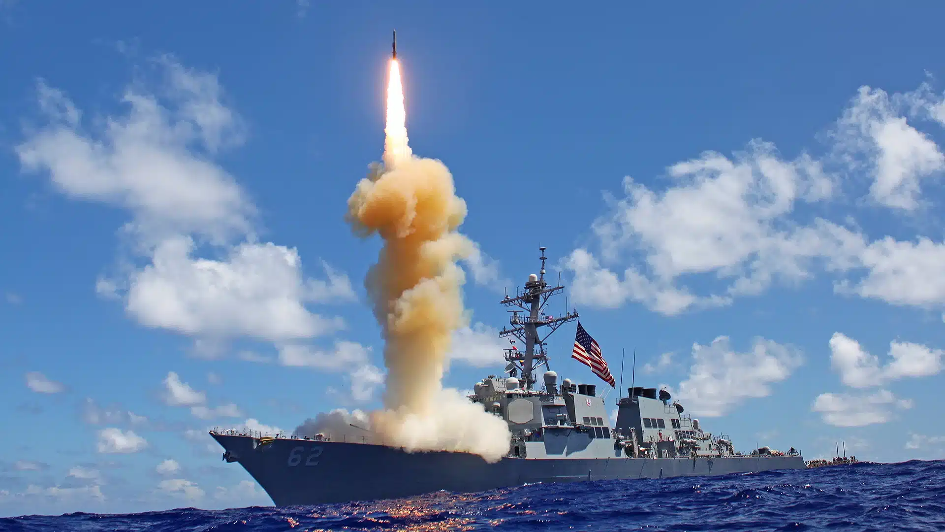 Amerikaanse ministerie van Buitenlandse Zaken keurt verkoop van 650 miljoen dollar van SM-6 Block I aan de Republiek Korea goed - onderscheppingsraketten kunnen ballistische raketten in een straal van 240 km neerschieten Amerikaanse ministerie van Buitenlandse Zaken keurt verkoop van 650 miljoen dollar van SM-6 Block I aan de Republiek Korea goed - onderscheppingsraketten kunnen ballistische raketten in een straal van 240 km neerschieten