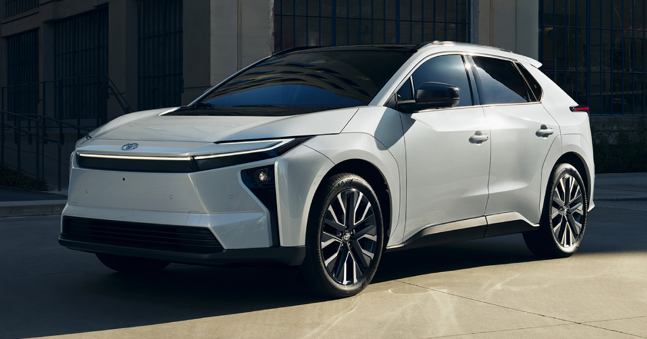 Evolutie van de elektrische serie: wat is nieuw in de bijgewerkte Toyota bZ Nieuw perspectief: De bijgewerkte Toyota bZ voert innovaties in duurzame mobiliteit door