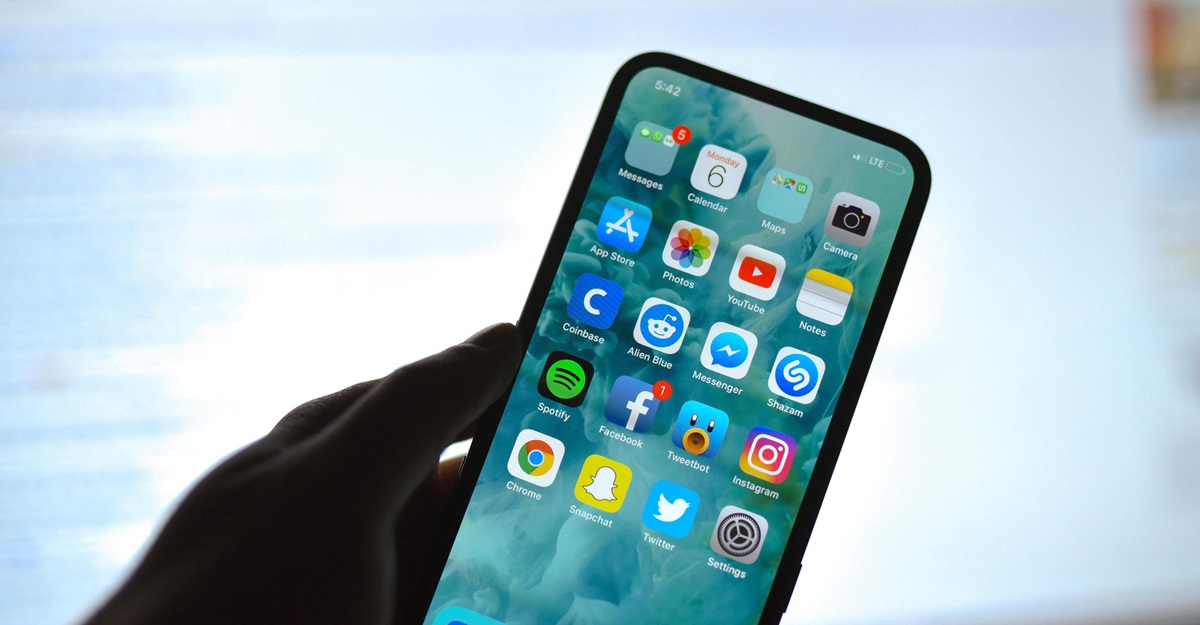 Apple smartphones zouden in 2026 een frontcamera onder het scherm kunnen krijgen, maar het is niet zeker Apple smartphones zouden in 2026 een frontcamera onder het scherm kunnen krijgen, maar het is niet zeker