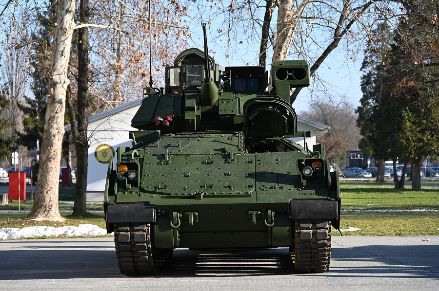 De evolutie verkennen: De tactische impact van de Bradley M2A2 op moderne oorlogvoering