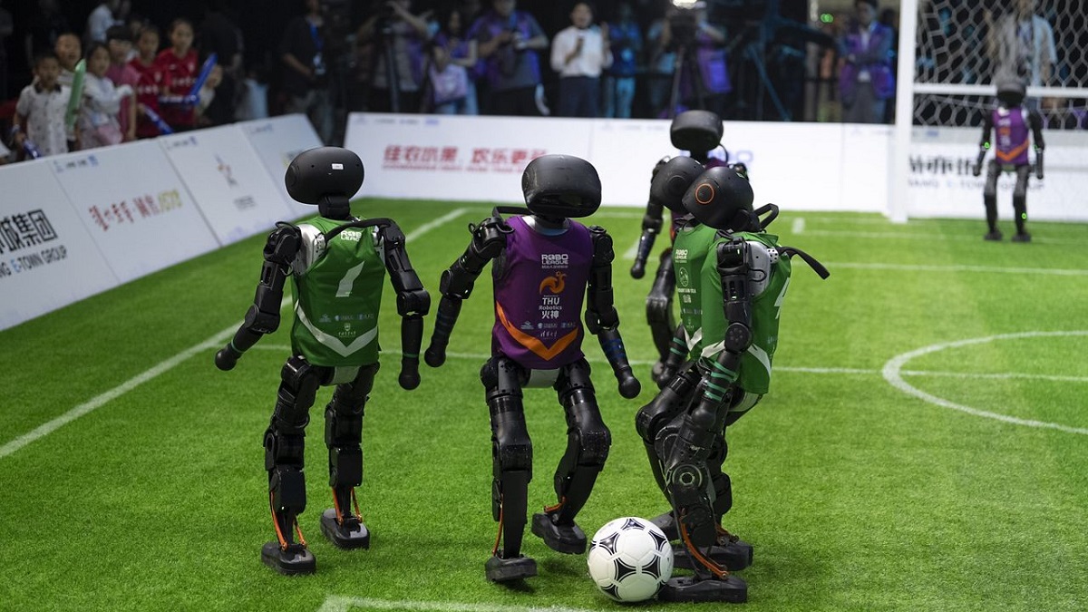 Kunstmatige intelligentie op het veld: humanoïde robotvoetballers veranderen het spel