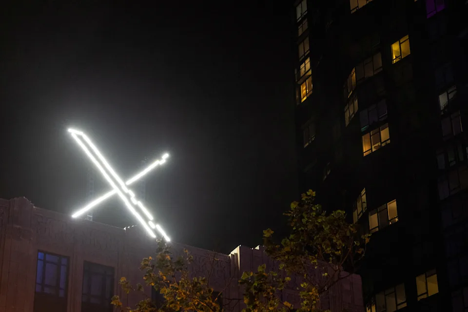 Brand en technologie: de oorzaken van storingen op platform X onthullen Anomalie op X: Hoe heeft de brand in Oregon invloed gehad op de platformstoring?