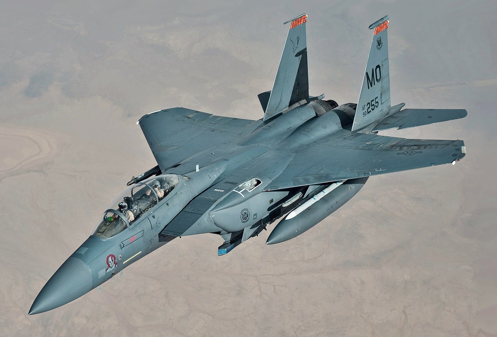 Achter de schermen van de F-15E: Een loyale dienaar van het moderne tijdperk van de luchtvaart F-15E: Geschiedenis en nieuwste moderniseringen van de legendarische jager