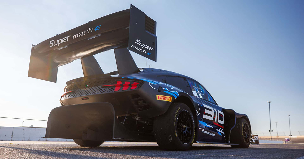 Rammelend Everest van snelheid: Ford Mustang Mach-E gaat de strijd aan op Pikes Peak Snelheid projecteren: Ford Mustang Mach-E haast zich naar Pikes Peak.