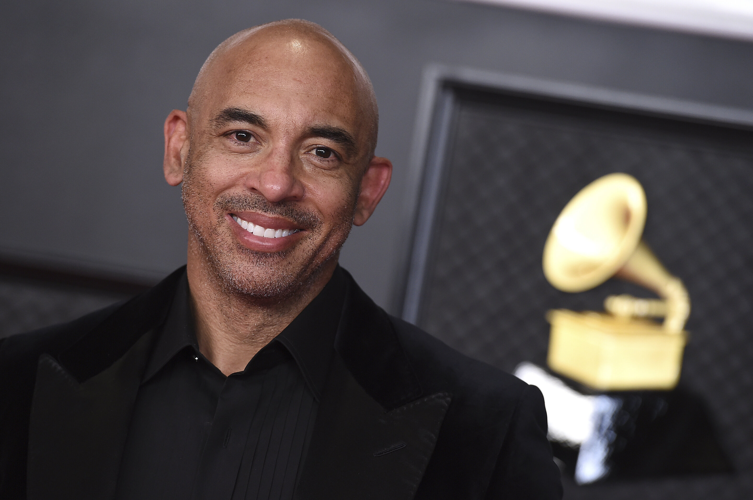De Recording Academy legt uit hoe kunstmatige intelligentie in aanmerking kan komen voor de Grammy Awards De Recording Academy legt uit hoe kunstmatige intelligentie in aanmerking kan komen voor de Grammy Awards