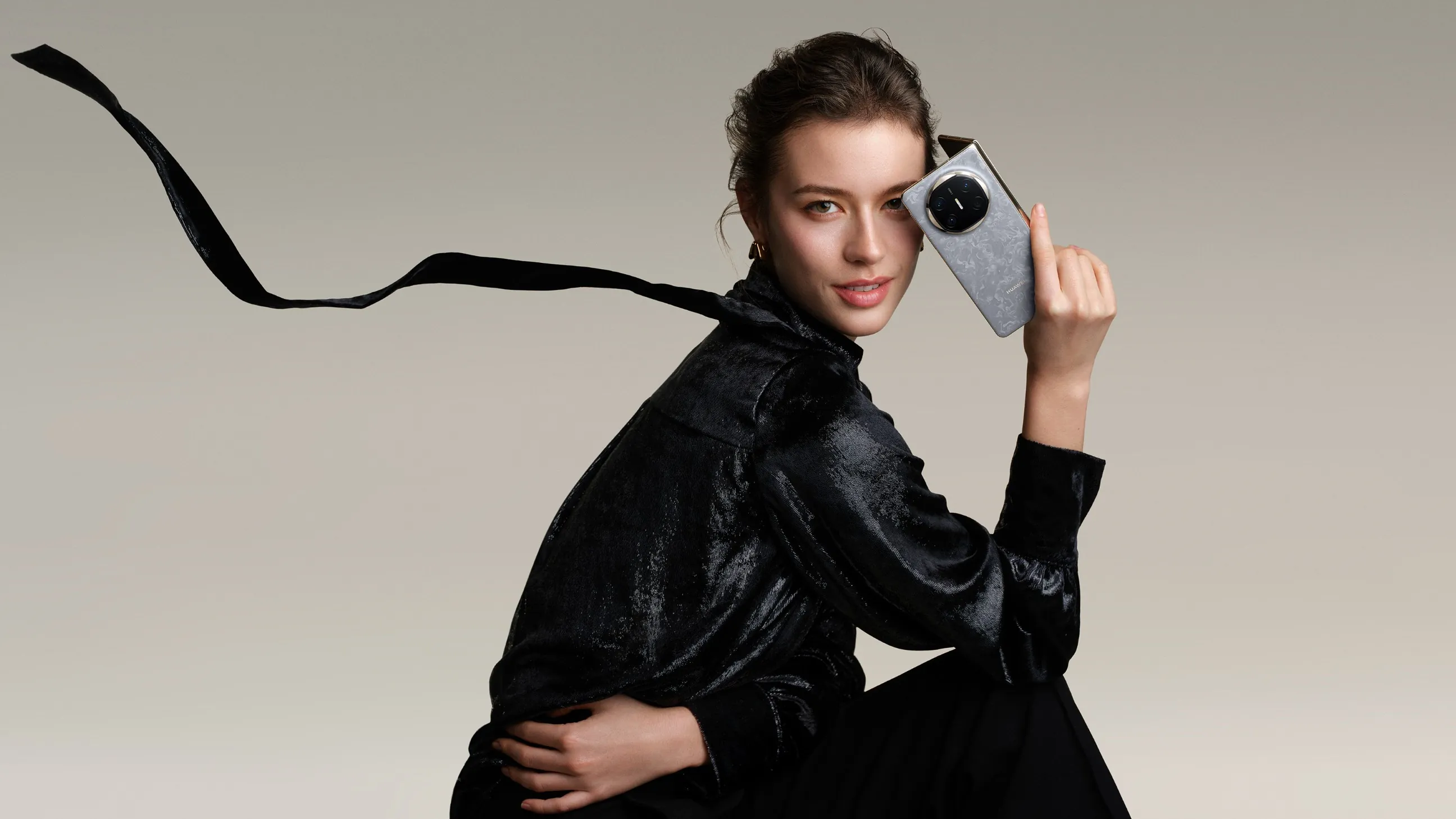 Huawei's Mate X6: kennismaking met het vlaggenschip met flexibel scherm Flexibele revolutie: een blik op de nieuwe Huawei Mate X6