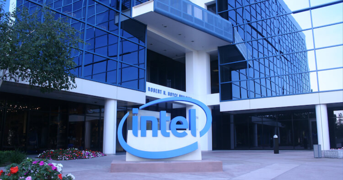 Achter de schermen bij Intel: waar moderne technologie en intelligentie elkaar ontmoeten Nieuw in het Intel kantoor: wat schuilt er onder de motorkap van de techgigant
