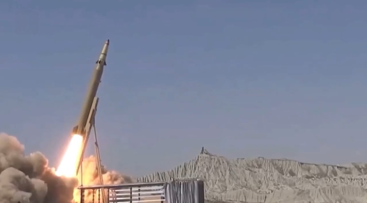 Iran en Qasem Basir: wat betekent de lancering van een nieuwe ballistische raket? Een nieuwe doorbraak in militaire technologie: Iran lanceert Qasem Basir