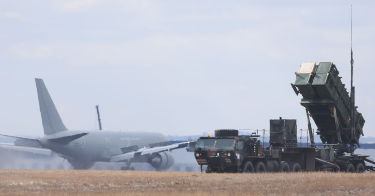 Duitsland trekt MIM-104 Patriot-systemen terug uit Polen, die werden ingezet nadat een raket 50 kilometer van de grens landde. Duitsland trekt MIM-104 Patriot-systemen terug uit Polen, die werden ingezet nadat een raket 50 kilometer van de grens landde.
