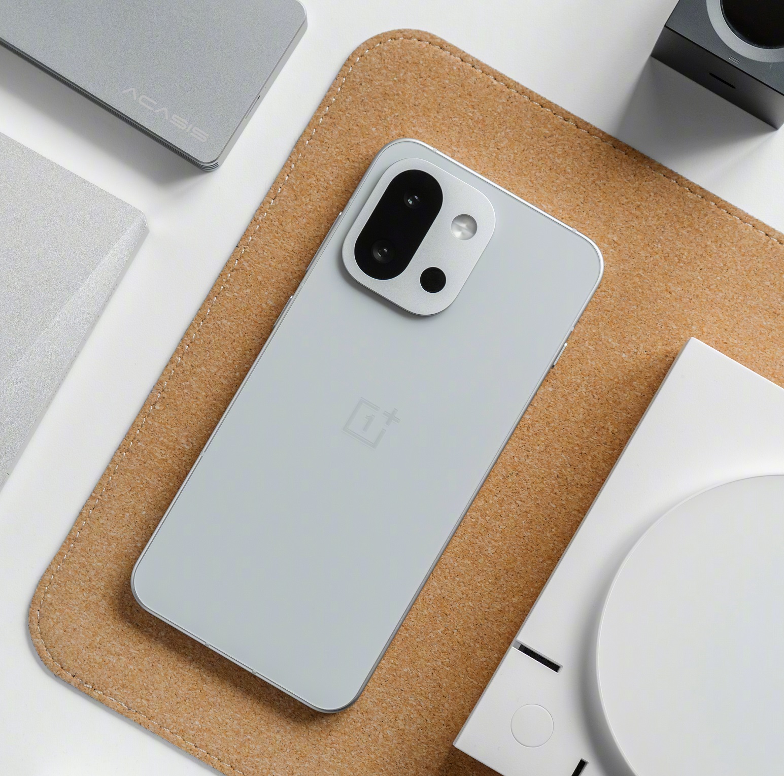 Gelekte details en kenmerken van de OnePlus 13T: Wat geeks kunnen verwachten OnePlus 13T: Een kijkje in de volgende belangrijke trend in smartphones