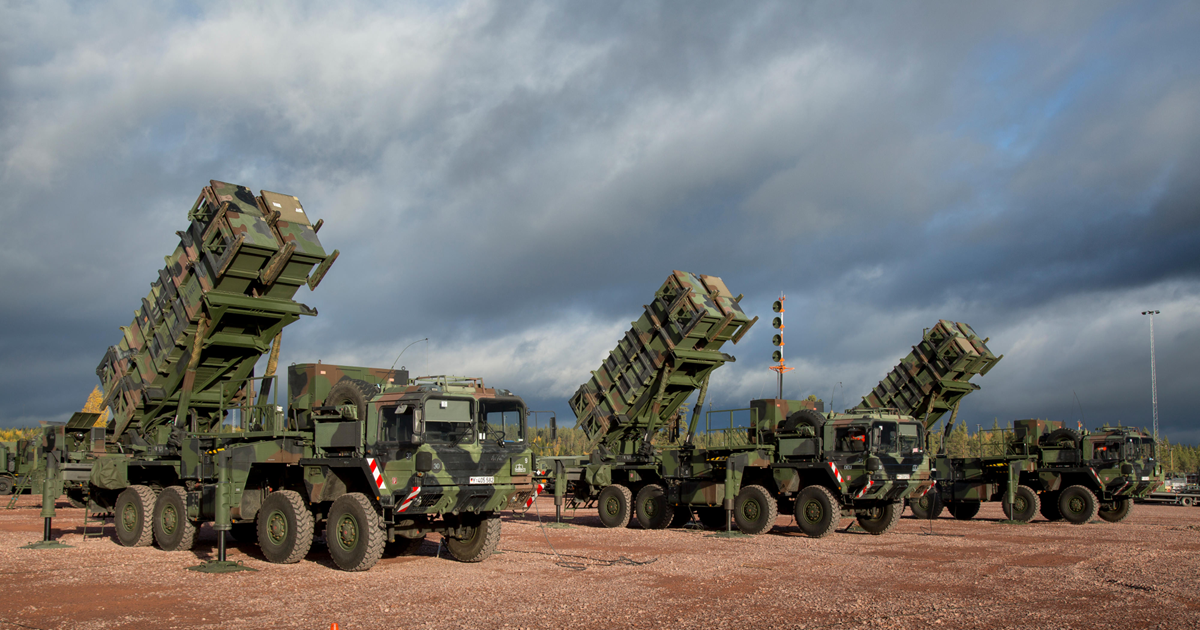 Officieel: Duitsland heeft het tweede MIM-104 Patriot luchtverdedigingssysteem en raketonderscheppers geleverd aan Oekraïne Officieel: Duitsland heeft het tweede MIM-104 Patriot luchtverdedigingssysteem en raketonderscheppers geleverd aan Oekraïne