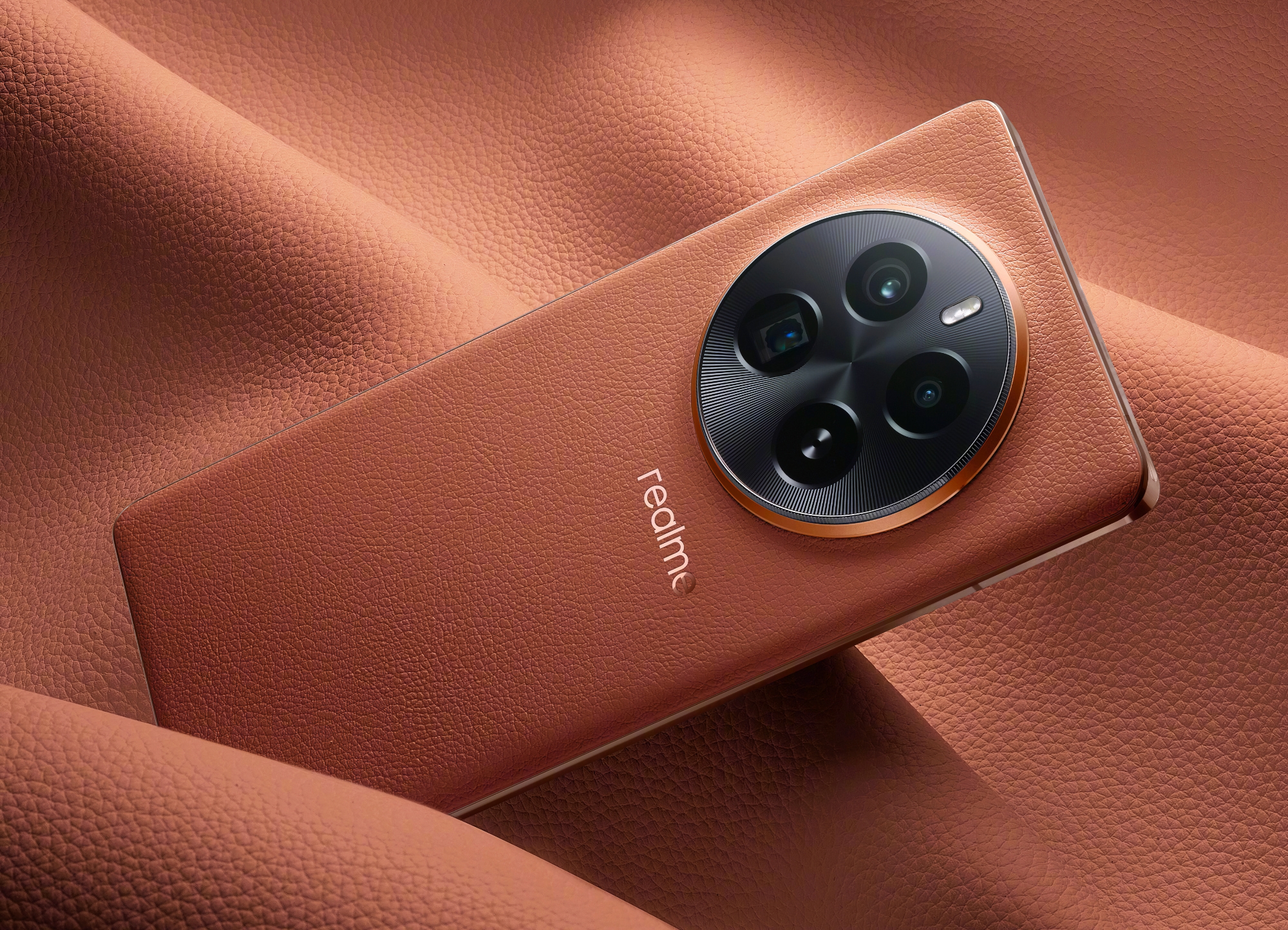 Zonder de presentatie af te wachten: realme heeft onthuld hoe het realme GT 5 Pro vlaggenschip eruit zal zien