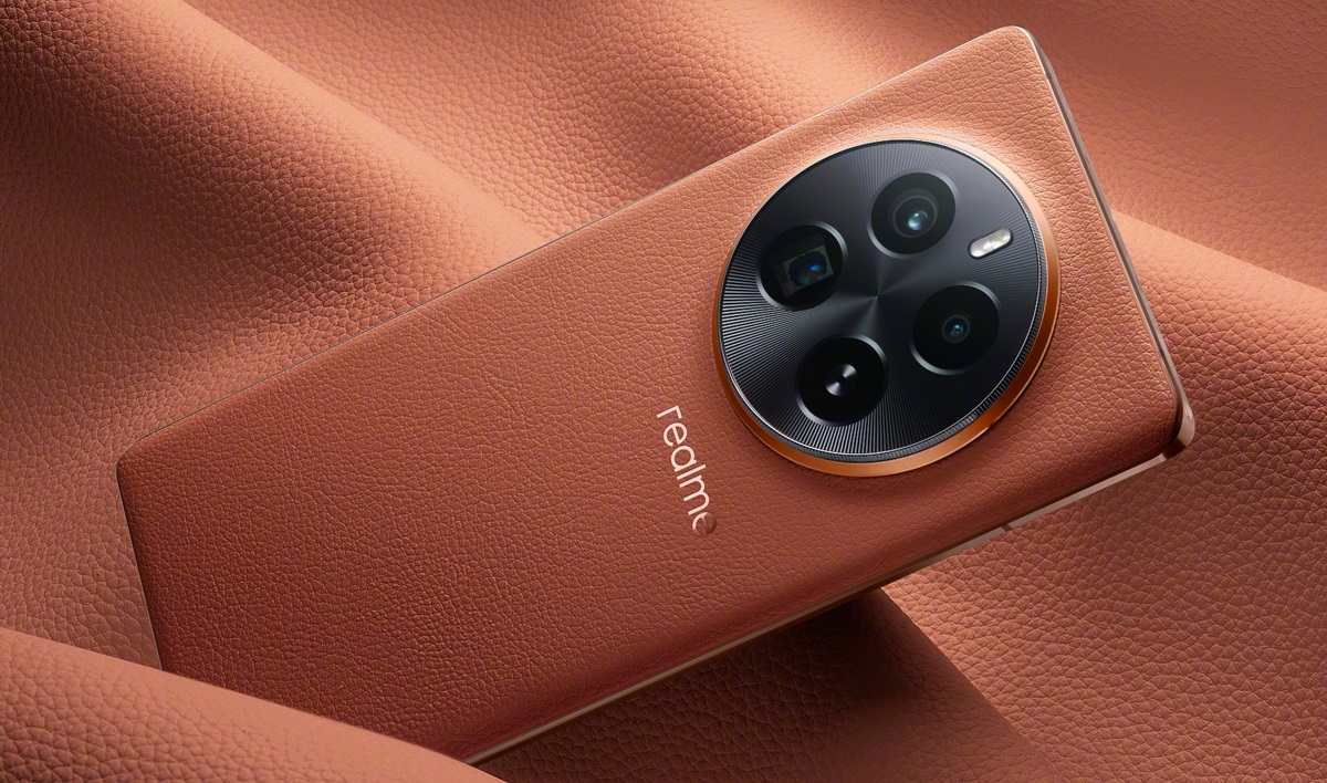 De Realme GT 5 Pro krijgt in navolging van de OnePlus 12 een OLED-scherm met een recordhelderheid van 4.500 nits. De Realme GT 5 Pro krijgt in navolging van de OnePlus 12 een OLED-scherm met een recordhelderheid van 4.500 nits.