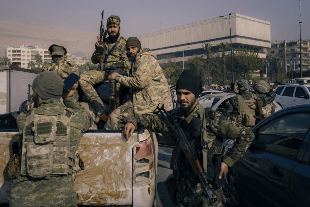 De ineenstorting van de Assad-dynastie: de eerste stappen naar de wederopbouw van Syrië Rebellen markeren het einde van het Assad-tijdperk: een nieuw hoofdstuk in de geschiedenis van Syrië