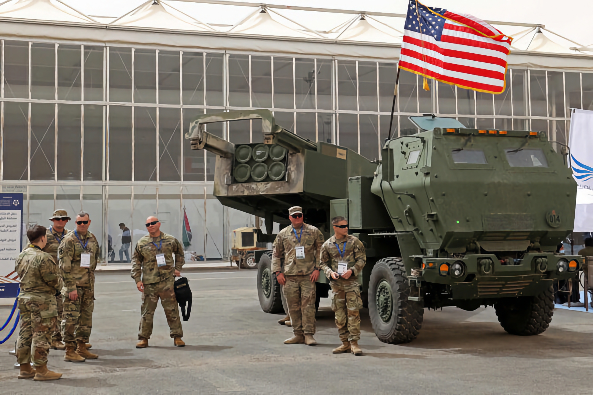 De VS bereiden een nieuw militair hulppakket voor Oekraïne voor, dat Javelin antitanksystemen en raketten voor Patriot en HIMARS zal omvatten. De VS bereiden een nieuw militair hulppakket voor Oekraïne voor, dat Javelin antitanksystemen en raketten voor Patriot en HIMARS zal omvatten.