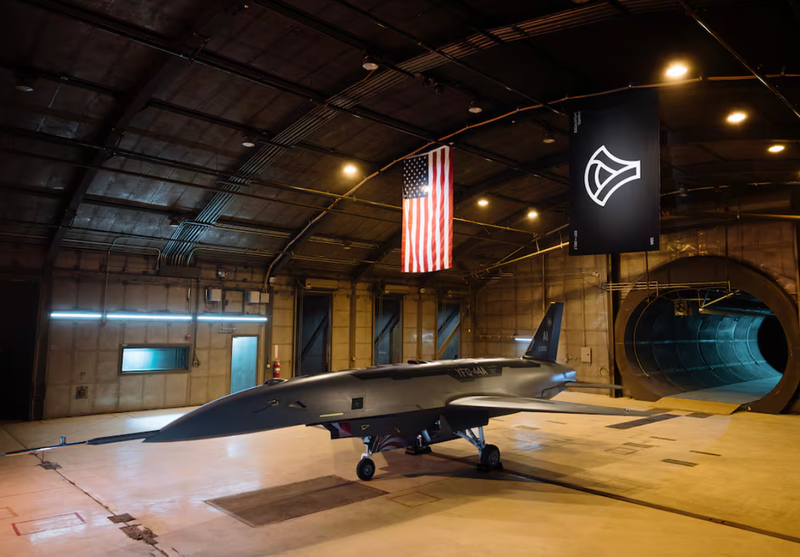 Revolutie in de lucht: YFQ-44A - een drone met semi-autonome mogelijkheden Drone YFQ-44A: Een nieuw niveau van semi-autonome technologieën