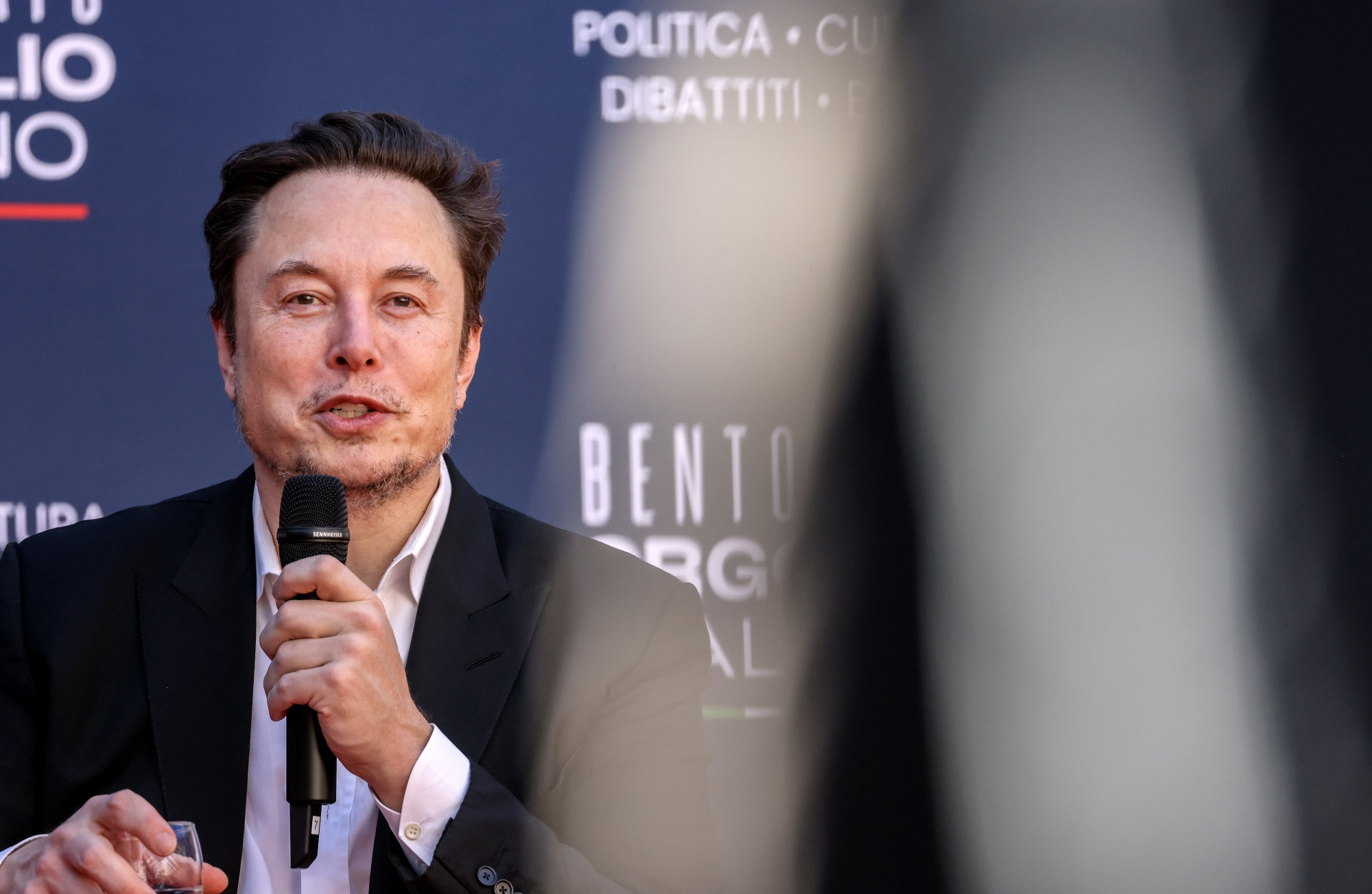 Elon Musk's xAI zoekt tot $4 miljard om te concurreren met OpenAI Elon Musk's xAI zoekt tot $4 miljard om te concurreren met OpenAI