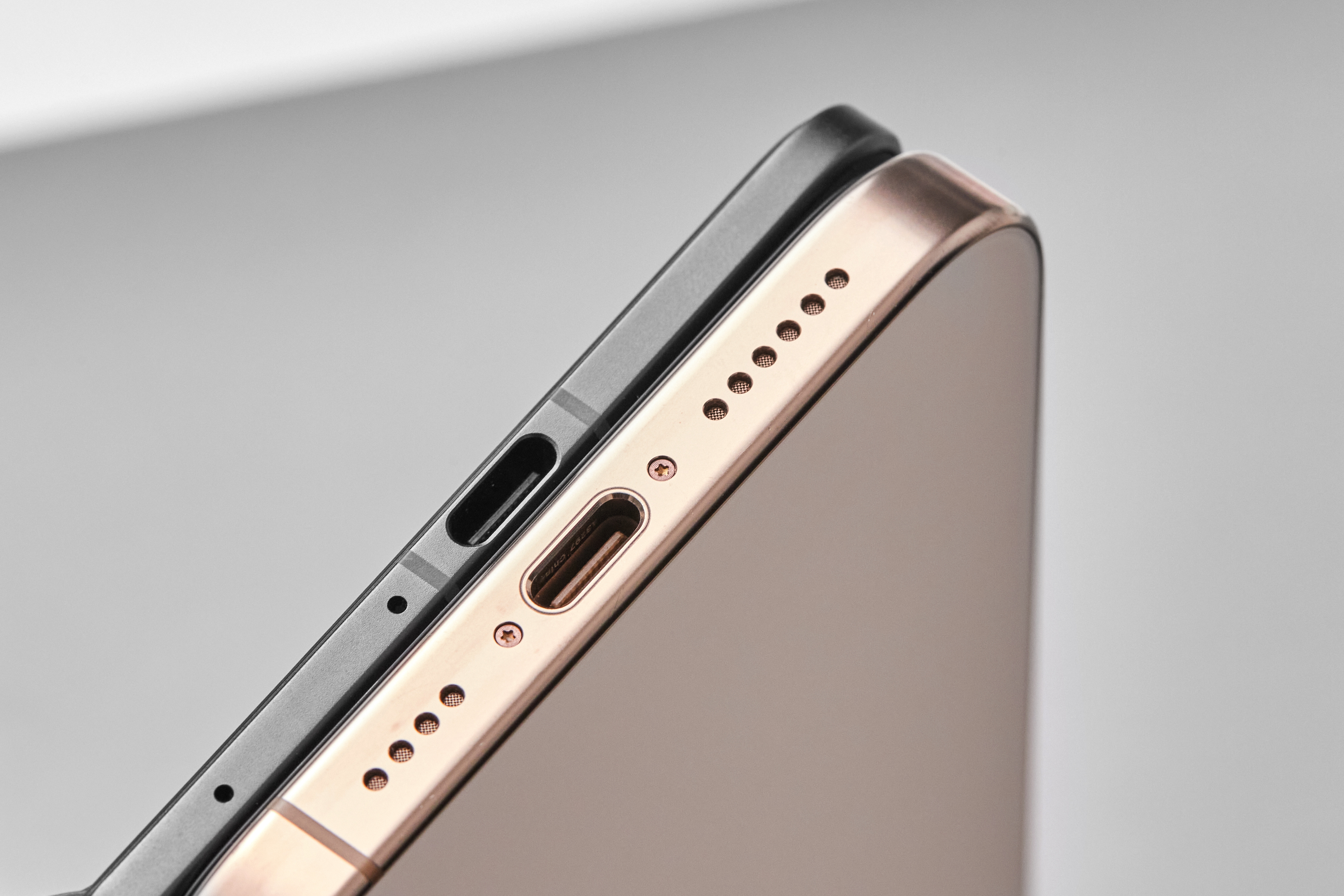 Slank profiel van de Oppo Find N5 smartphone Slank profiel van de Oppo Find N5 smartphone