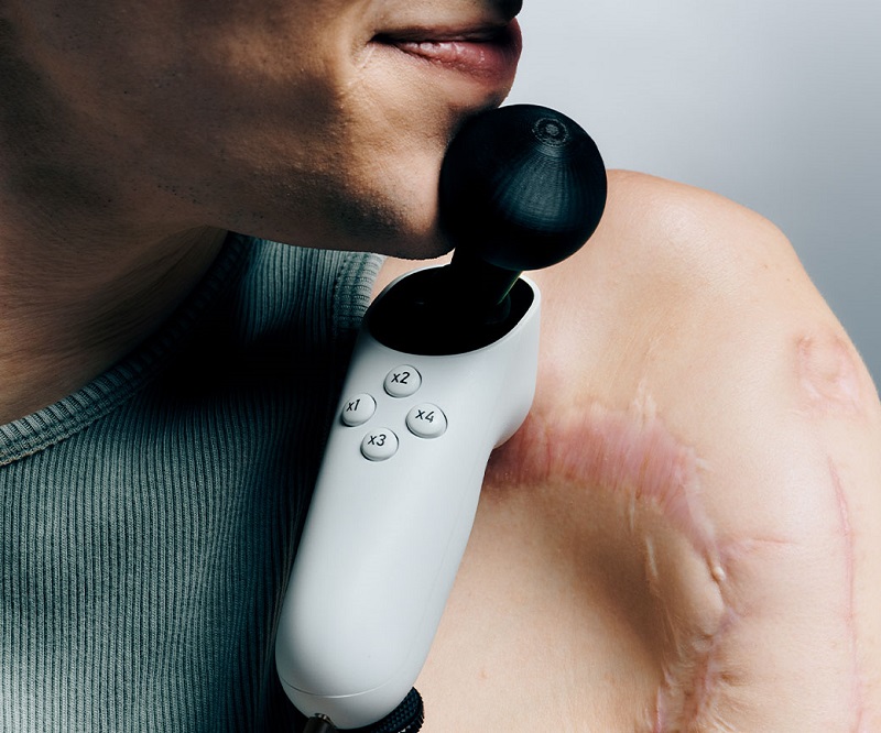 Spelen wordt makkelijker: Microsoft heeft de Xbox Adaptive Joystick onthuld, een apparaat dat compatibel is met Xbox, PC, Android en iOS, voor mensen met een handicap.-2 Spelen wordt makkelijker: Microsoft heeft de Xbox Adaptive Joystick onthuld, een apparaat dat compatibel is met Xbox, PC, Android en iOS, voor mensen met een handicap.-2