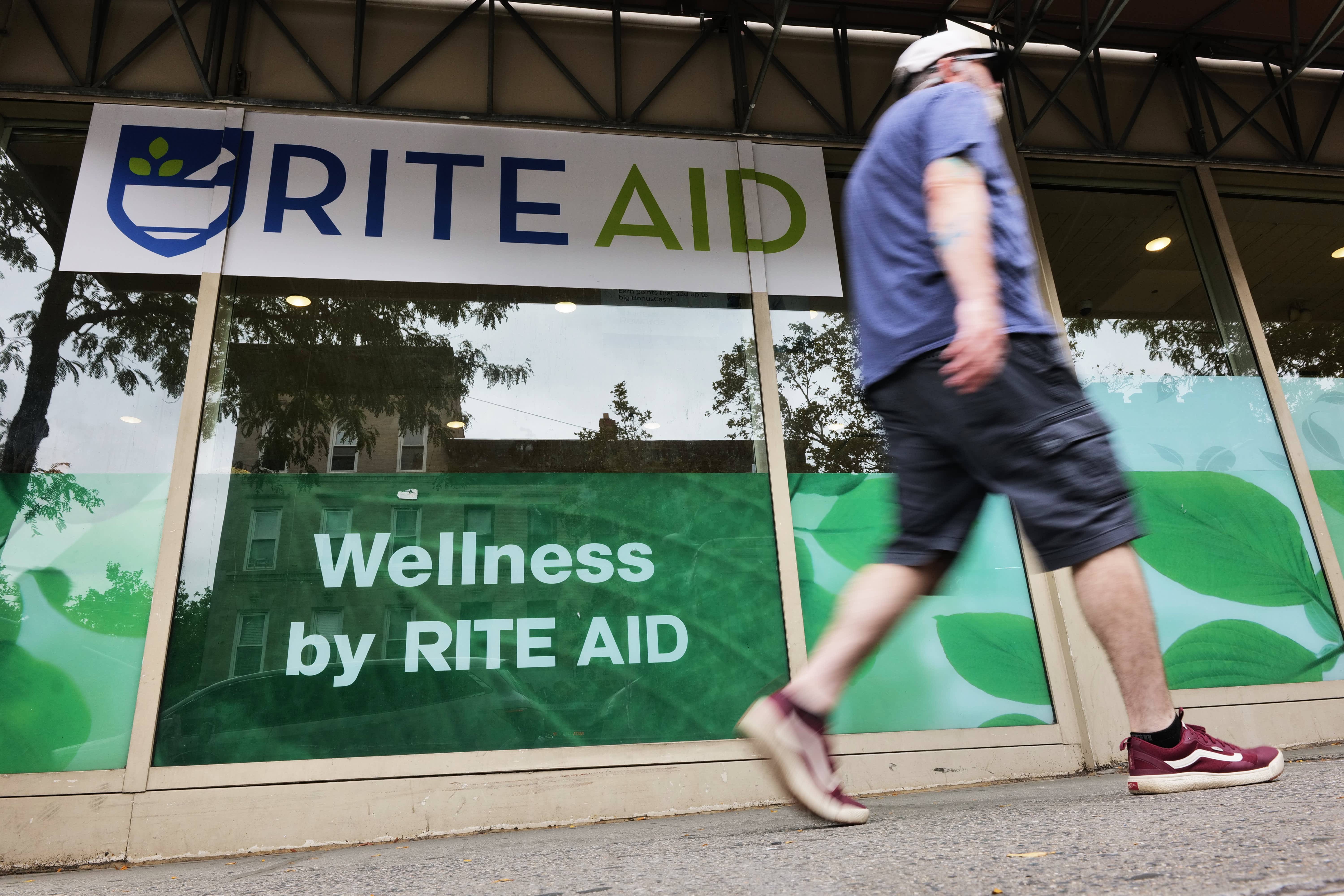 Amerikaanse toezichthouder verbiedt apotheekketen Rite Aid vijf jaar lang gezichtsherkenningssysteem te gebruiken Amerikaanse toezichthouder verbiedt apotheekketen Rite Aid vijf jaar lang gezichtsherkenningssysteem te gebruiken