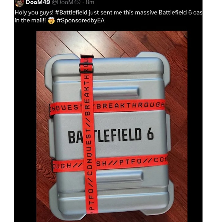 Battlefield 6-koffer met Battlefield 6-opdruk en lint met namen van spelmodi