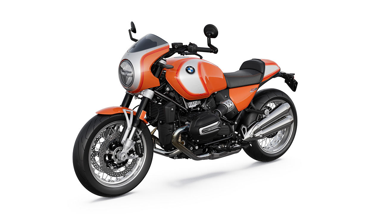 BMW R 12 S op de achtergrond