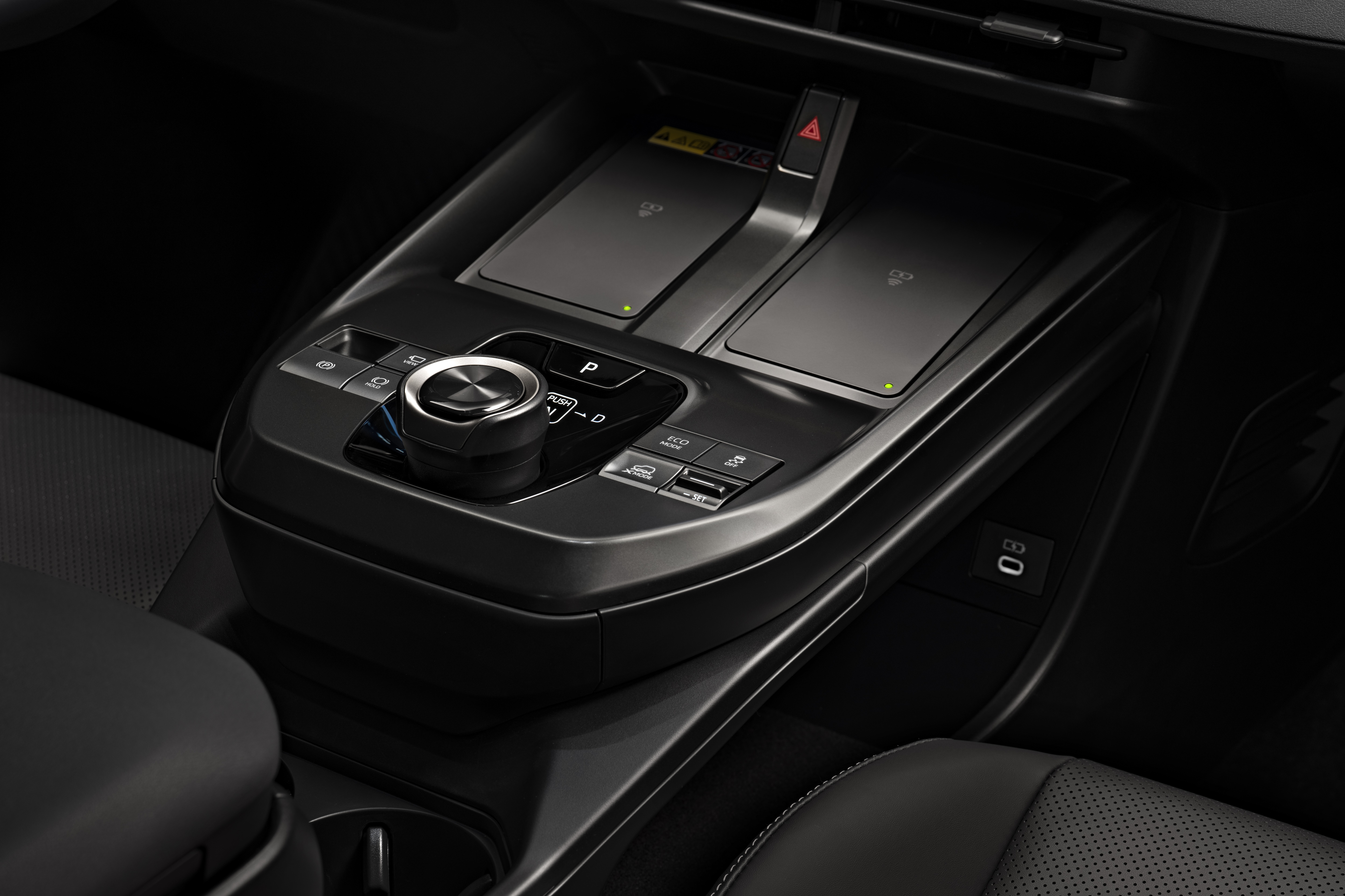 Interieur van de vernieuwde Toyota bZ4X - bekijk 3