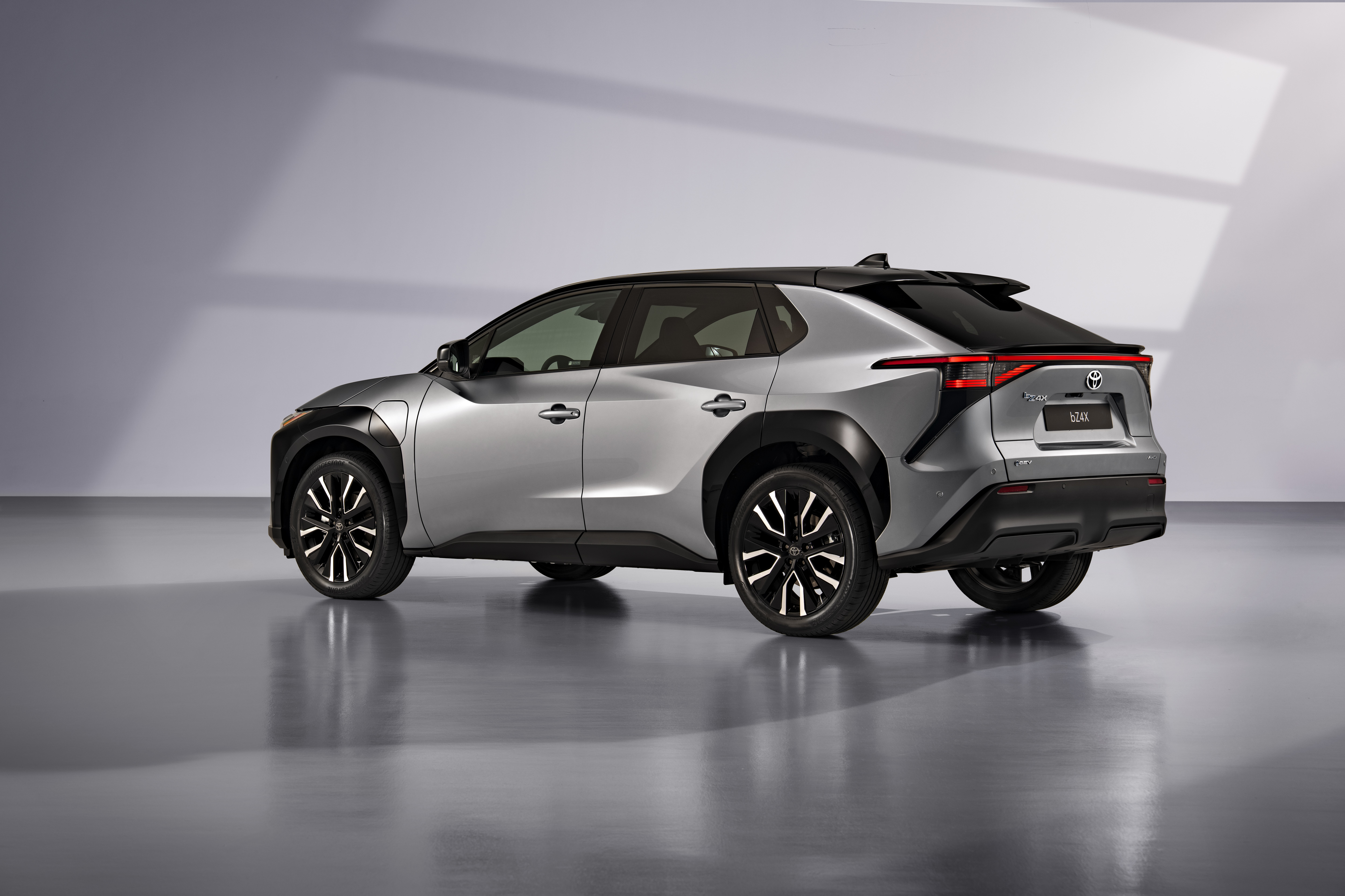De bijgewerkte Toyota bZ4X - bekijk 4