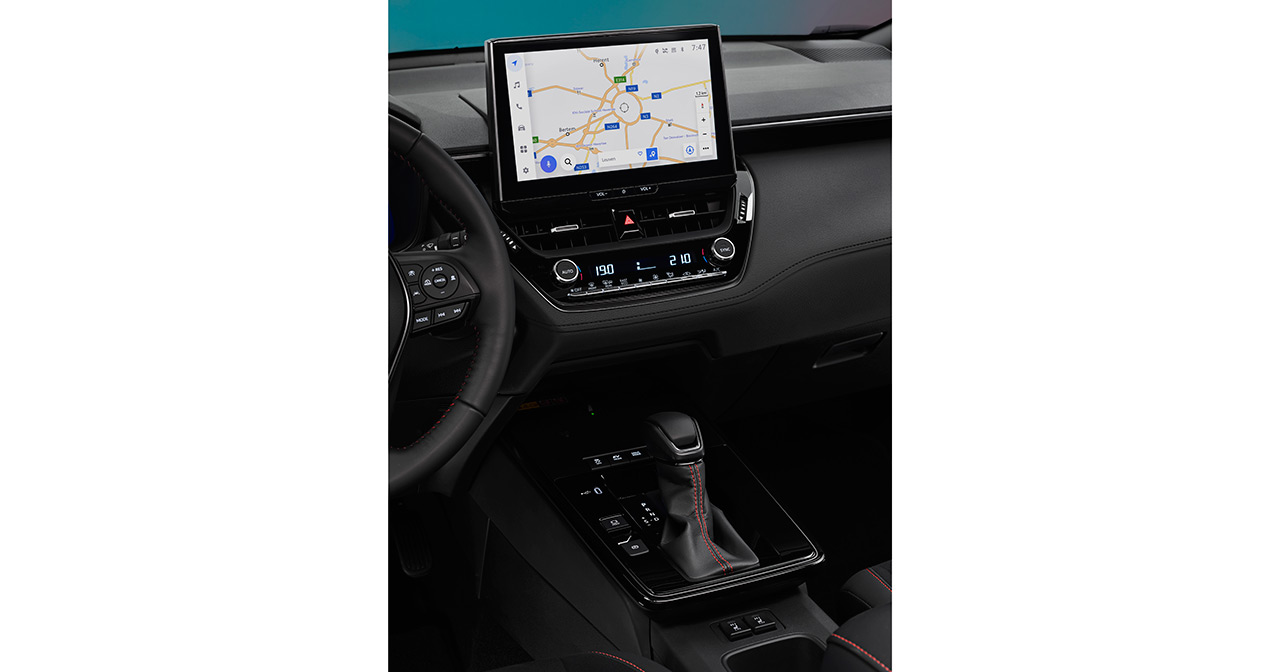 Exterieur van de Toyota Corolla Cross GR Sport met zwart dak Exterieur van de Toyota Corolla Cross GR Sport met zwart dak