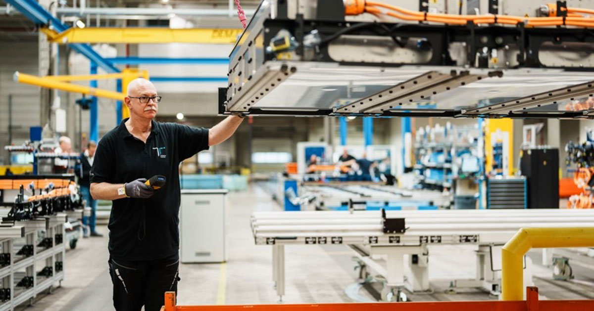 Accu-revisie bij de Mercedes-Benz faciliteit