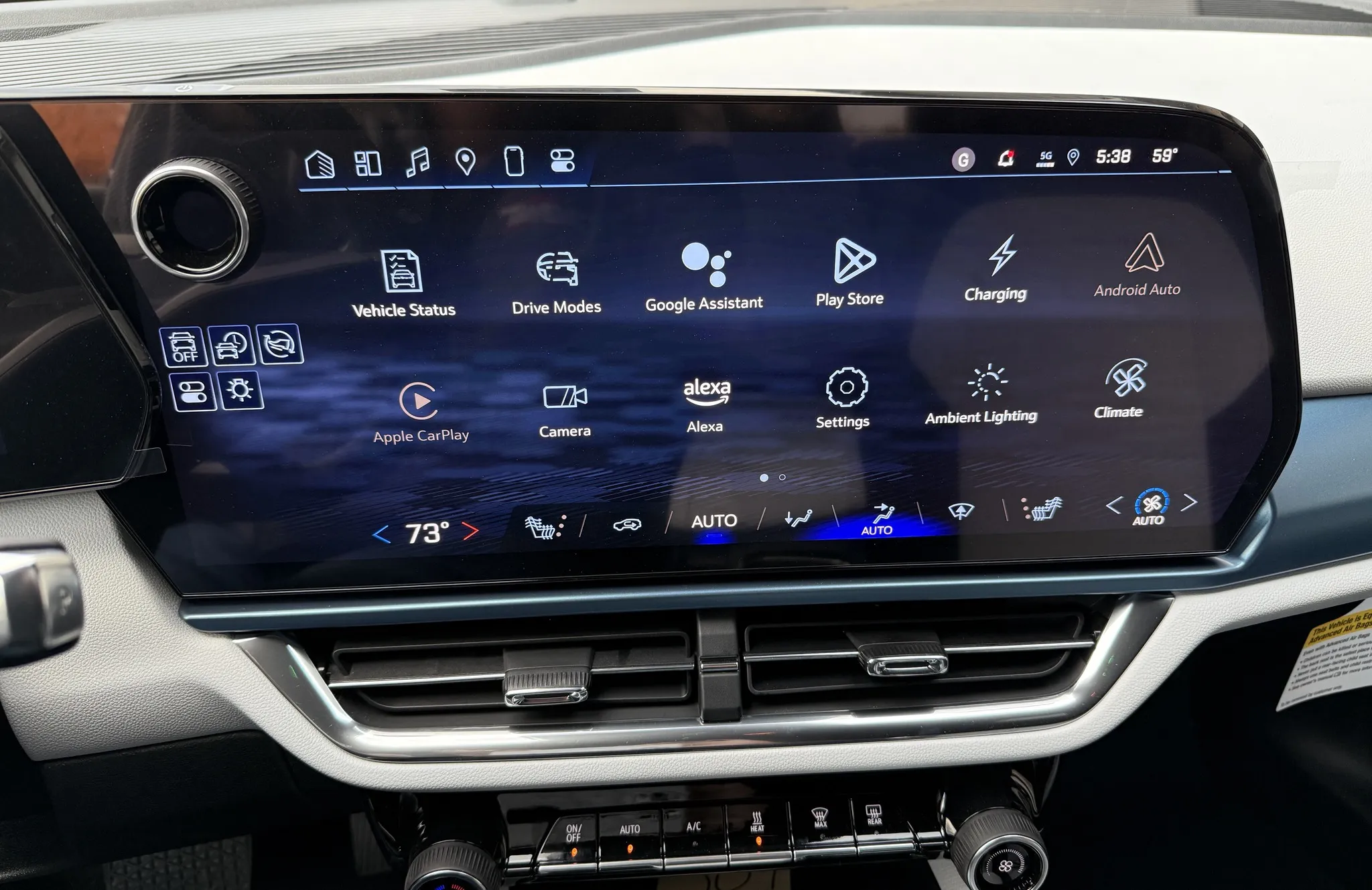 De integratie van Apple CarPlay en Android Auto in GM-voertuigen. Illustratie: White Automotive Witte auto- en mediadiensten Integratie van Apple CarPlay en Android Auto in GM-voertuigen