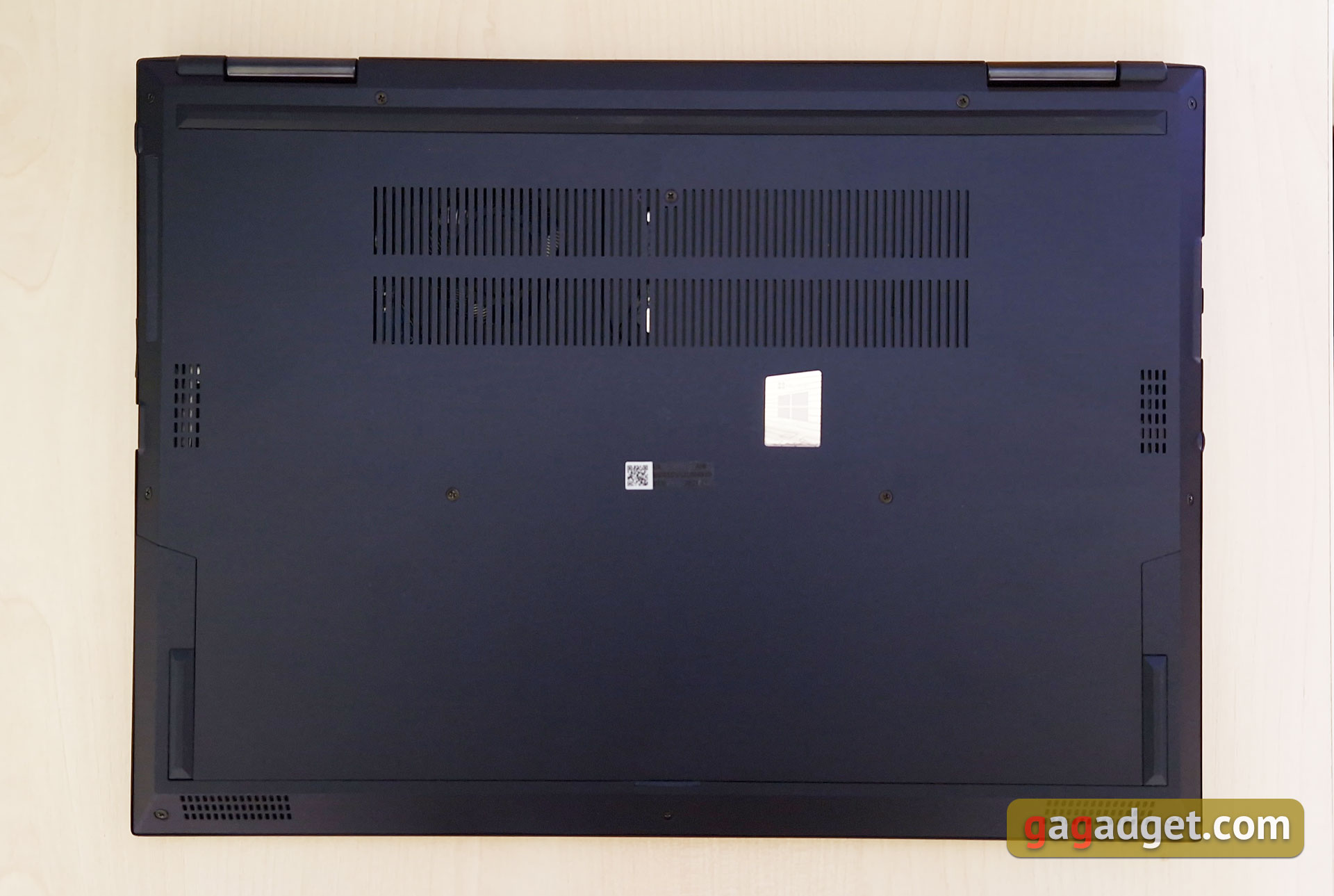 ASUS ExpertBook B7 Flip (B7402FEA) Overzicht: het vlaggenschip bedrijfsnotebook met een robuust chassis-13 ASUS ExpertBook B7 Flip (B7402FEA) Overzicht: het vlaggenschip bedrijfsnotebook met een robuust chassis-13