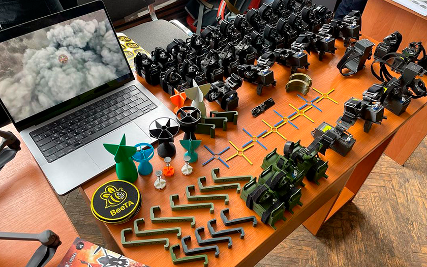 Dierprothesen, Fallout-wapens en militaire projecten: een fotoverslag van het RepRapUA 3D-printingfestival in Kiev-60 Dierprothesen, Fallout-wapens en militaire projecten: een fotoverslag van het RepRapUA 3D-printingfestival in Kiev-60