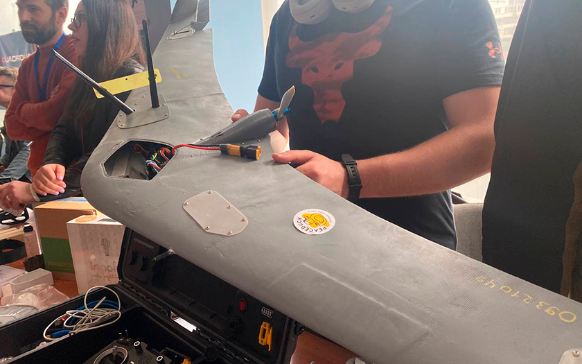 Dierprothesen, Fallout-wapens en militaire projecten: een fotoverslag van het RepRapUA 3D-printingfestival in Kiev-58 Dierprothesen, Fallout-wapens en militaire projecten: een fotoverslag van het RepRapUA 3D-printingfestival in Kiev-58