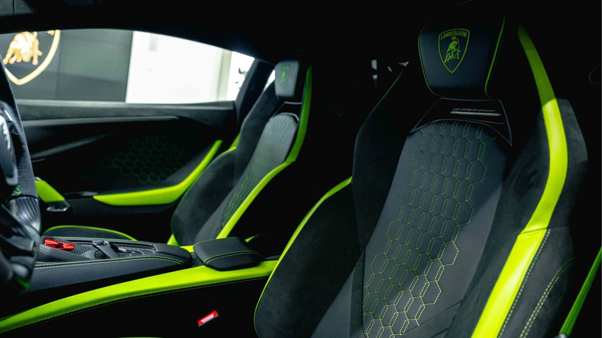 Lamborghini Revuelto interieur.