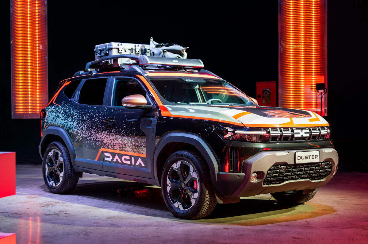 Dacia Duster Ziel van Dakar, voorste kwart. Dacia Duster Ziel van Dakar, voorste kwart.