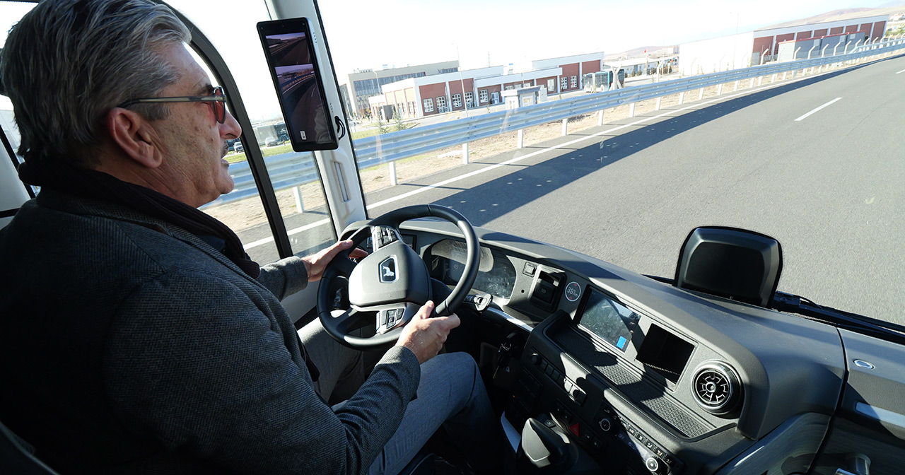 Testen van de MAN Lion's Coach E met een focus op elektrificatie Testen van de MAN Lion's Coach E met een focus op elektrificatie