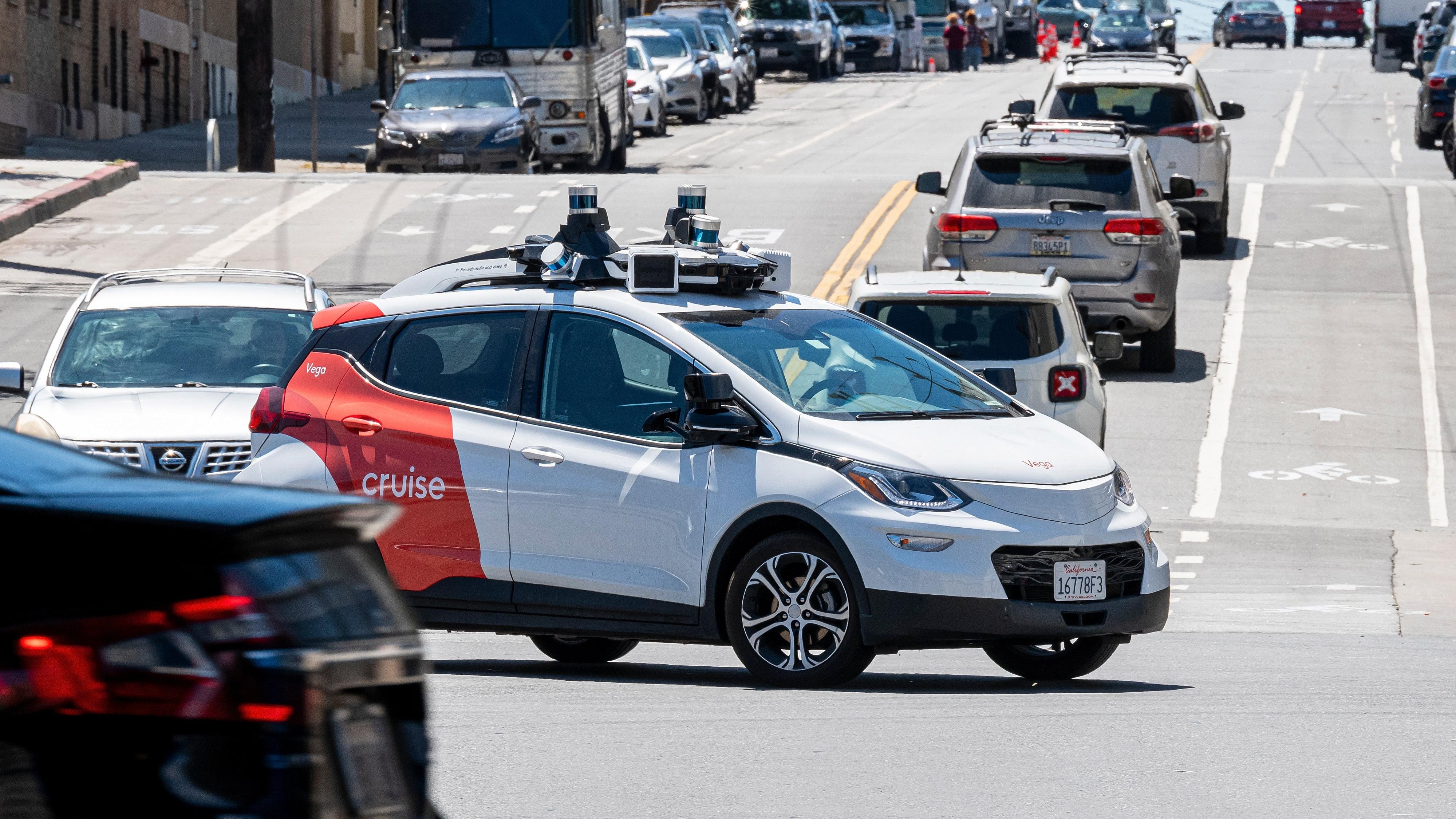 Cruise-robotaxi's vereisen menselijke tussenkomst om de vier tot vijf mijl, heeft het bedrijf bevestigd Cruise-robotaxi's vereisen menselijke tussenkomst om de vier tot vijf mijl, heeft het bedrijf bevestigd